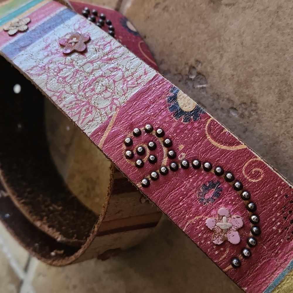 Fossil Floral Patterned Leather Belt - Picture 4 of 11